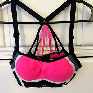 Size 32B Victoria Secret pink sport bra!